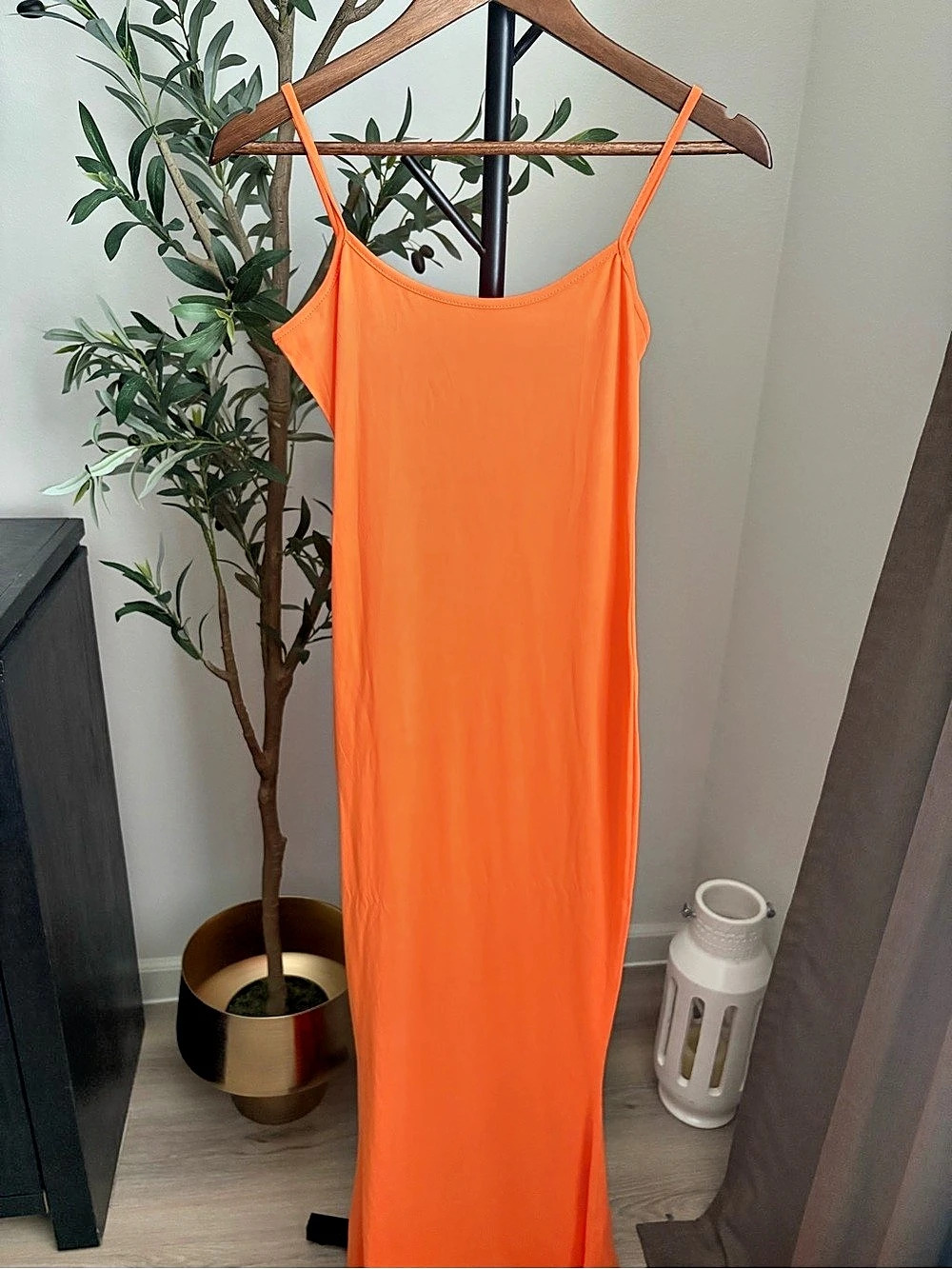 LovelyWholesale Orange Maxi Dress Size Small Like New
